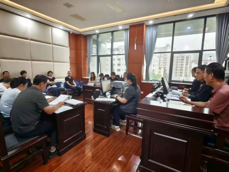 渭滨法院:以庭审为教学用案例促法治…